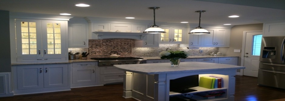 Setauket Kitchen and Bath has been providing quality kitchens for Long Islanders since 1986. We have the experience to create nearly any kitchen you could need, from a small, understated galley kitchen to a lush, elaborate kitchen with all the amenities.